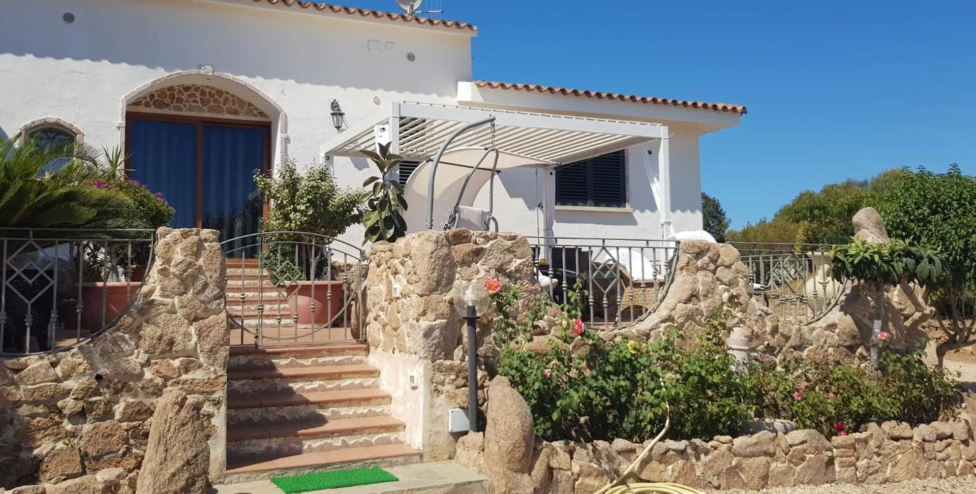Sun House Appartamento Vista Mare كانّيجوني شقة