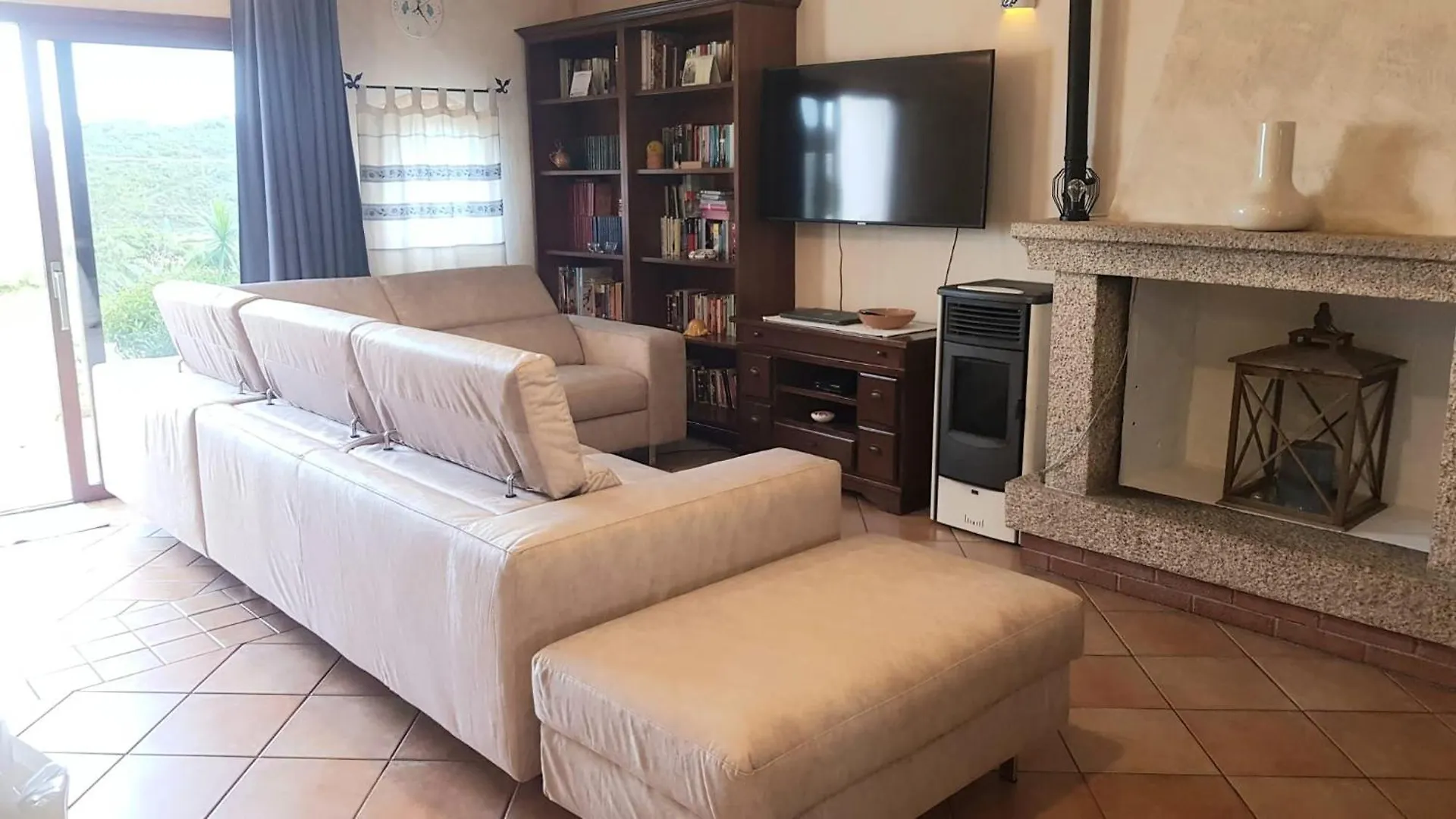 Sun House Appartamento Vista Mare كانّيجوني 0*,