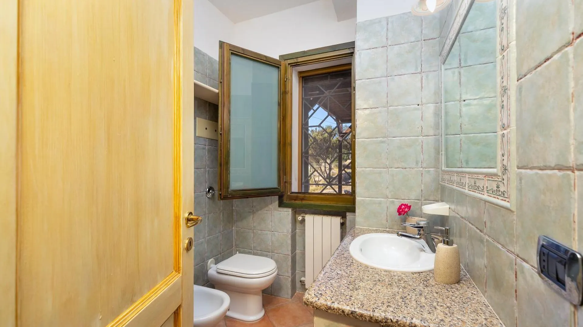 Sun House Appartamento Vista Mare كانّيجوني شقة